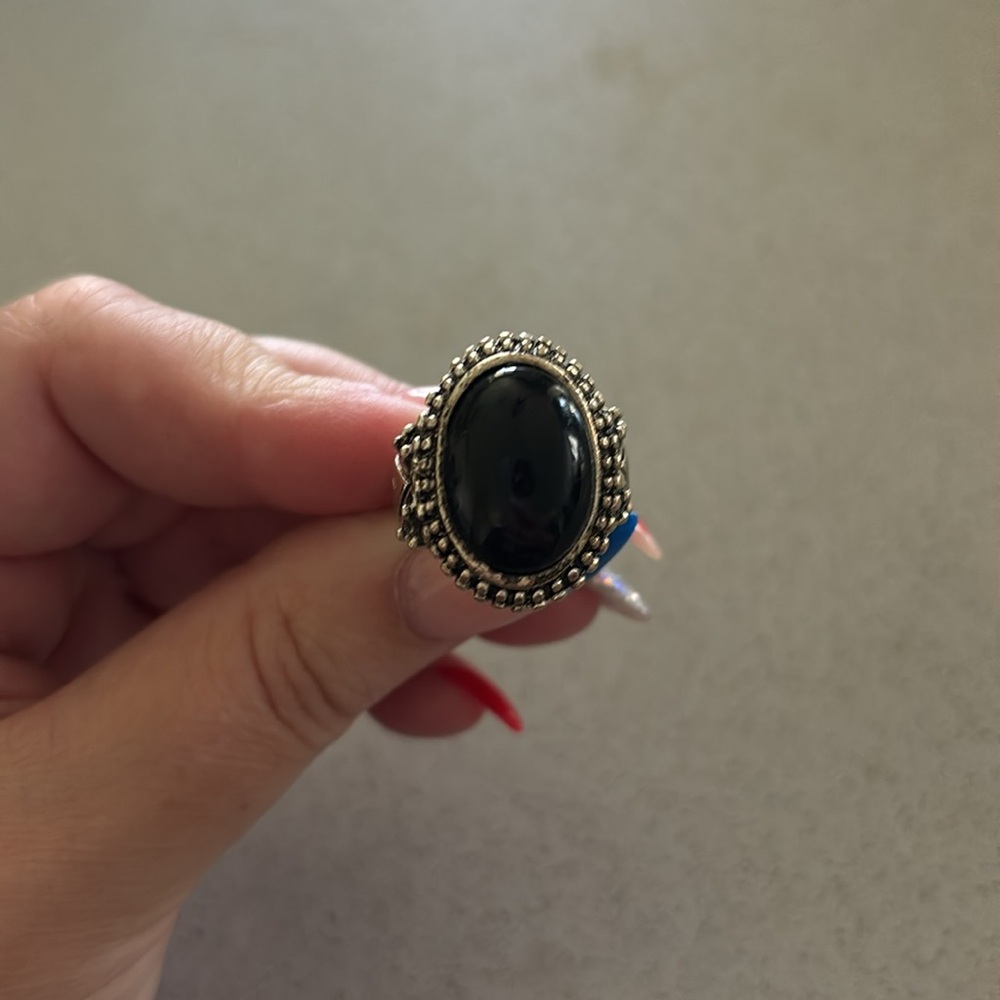 Trendy black ring